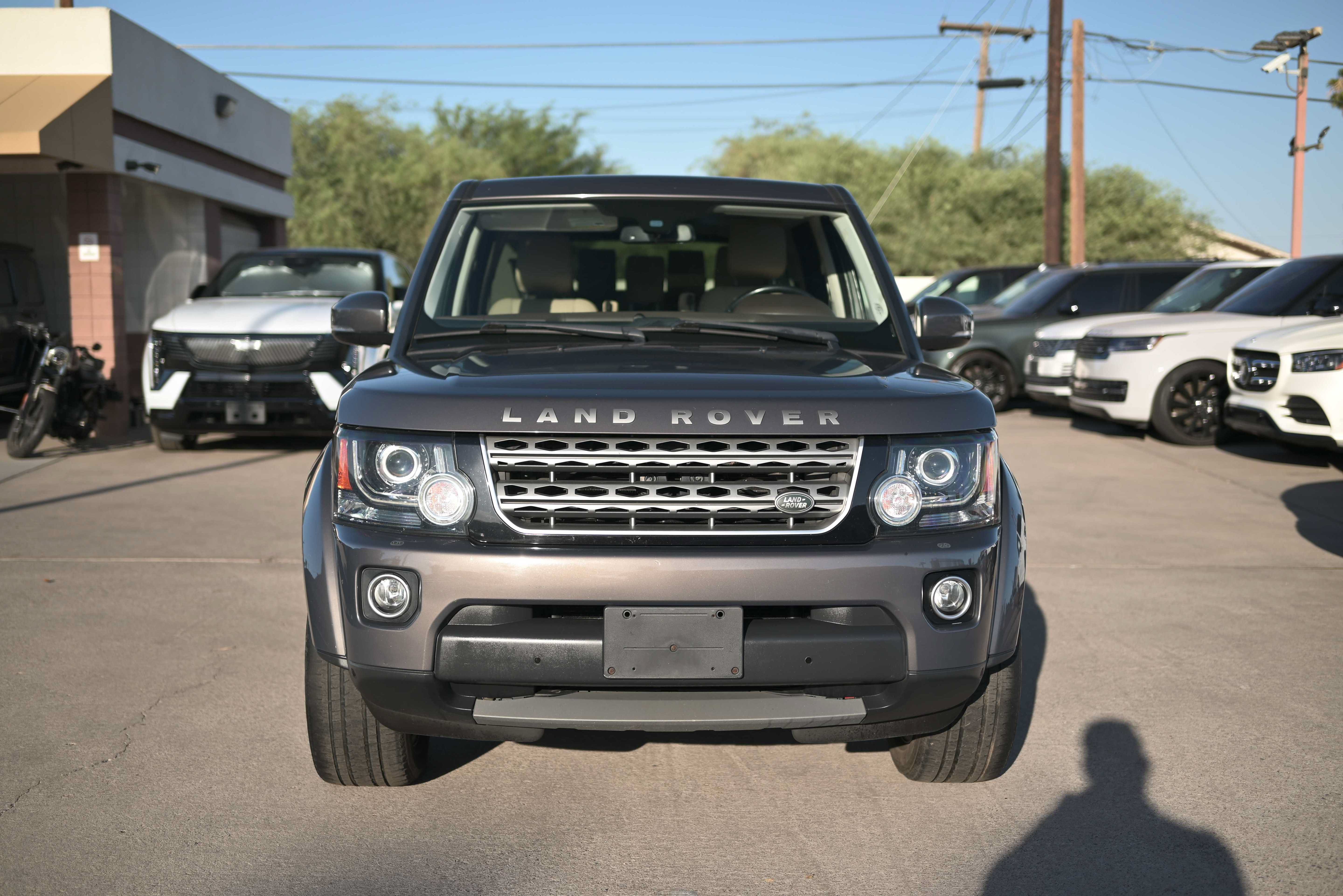 Used 2016 Land Rover LR4 HSE AWD/4WD image 2