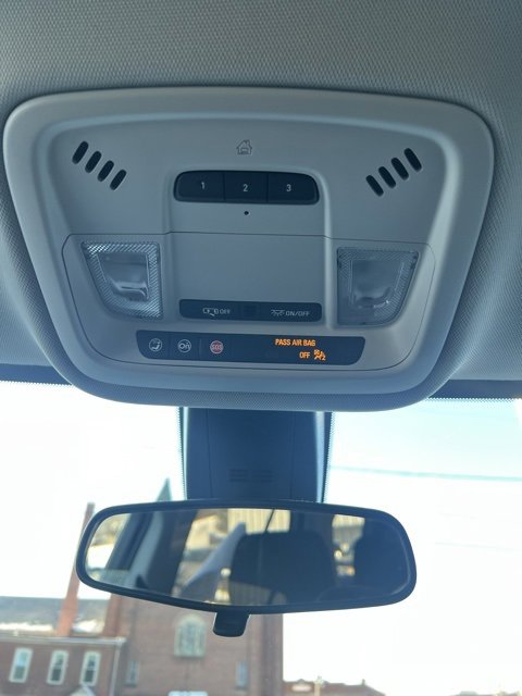 Used 2020 Chevrolet Traverse LT w/ Driver Confidence II Package image 37