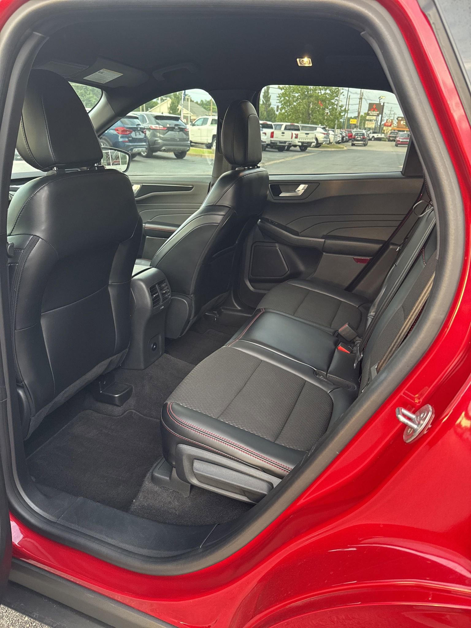 Used 2024 Ford Escape ST-Line image 11