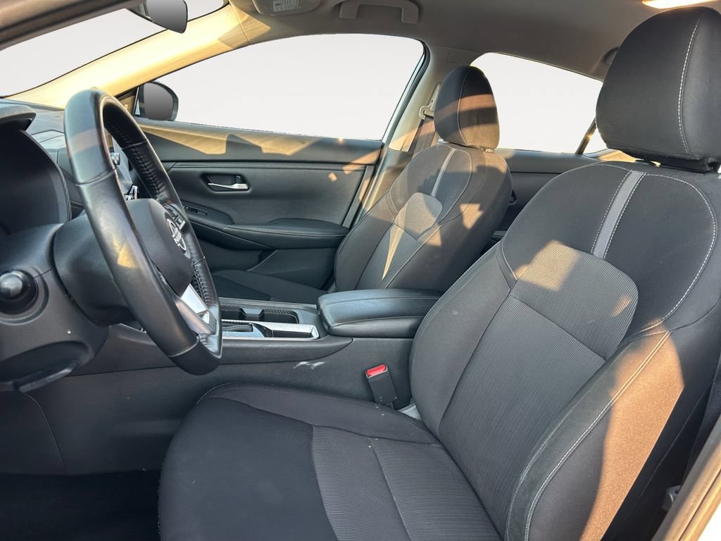 Used 2025 Nissan Sentra SV w/ All-Weather Package FWD image 9