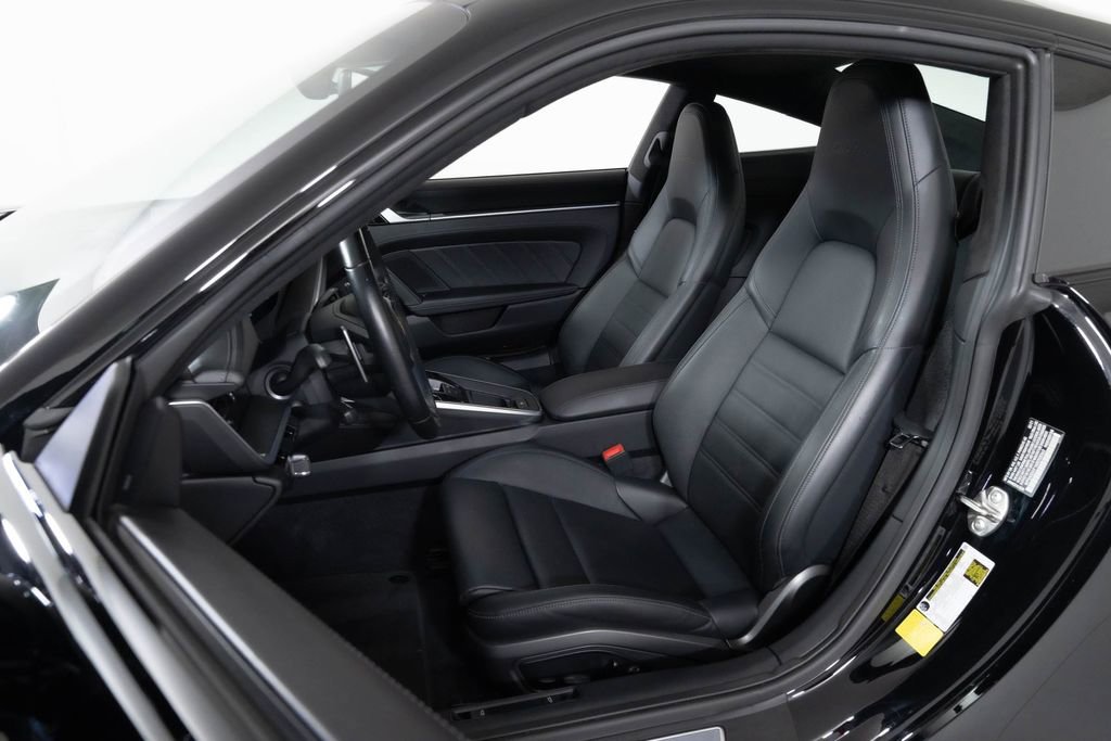 Used 2021 Porsche 911 Turbo image 5