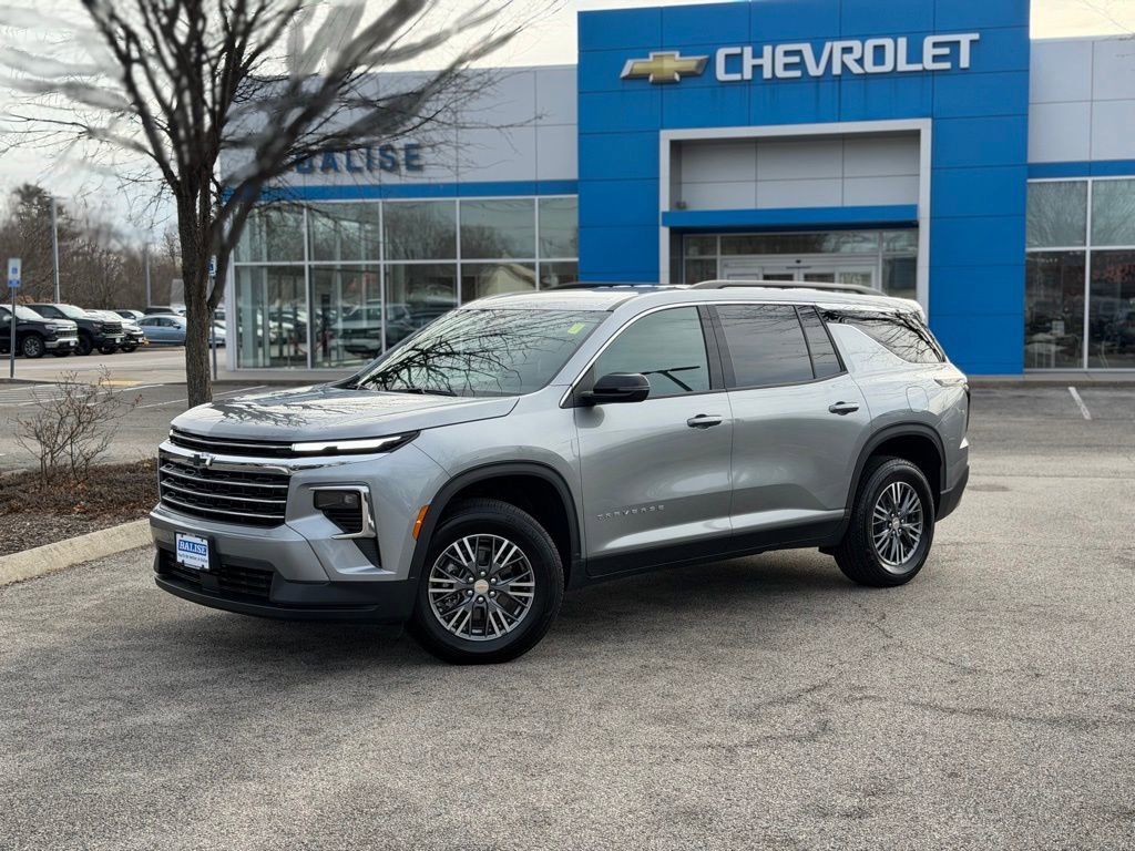 Used 2025 Chevrolet Traverse LT w/ LPO, Floor Liner Package image 9