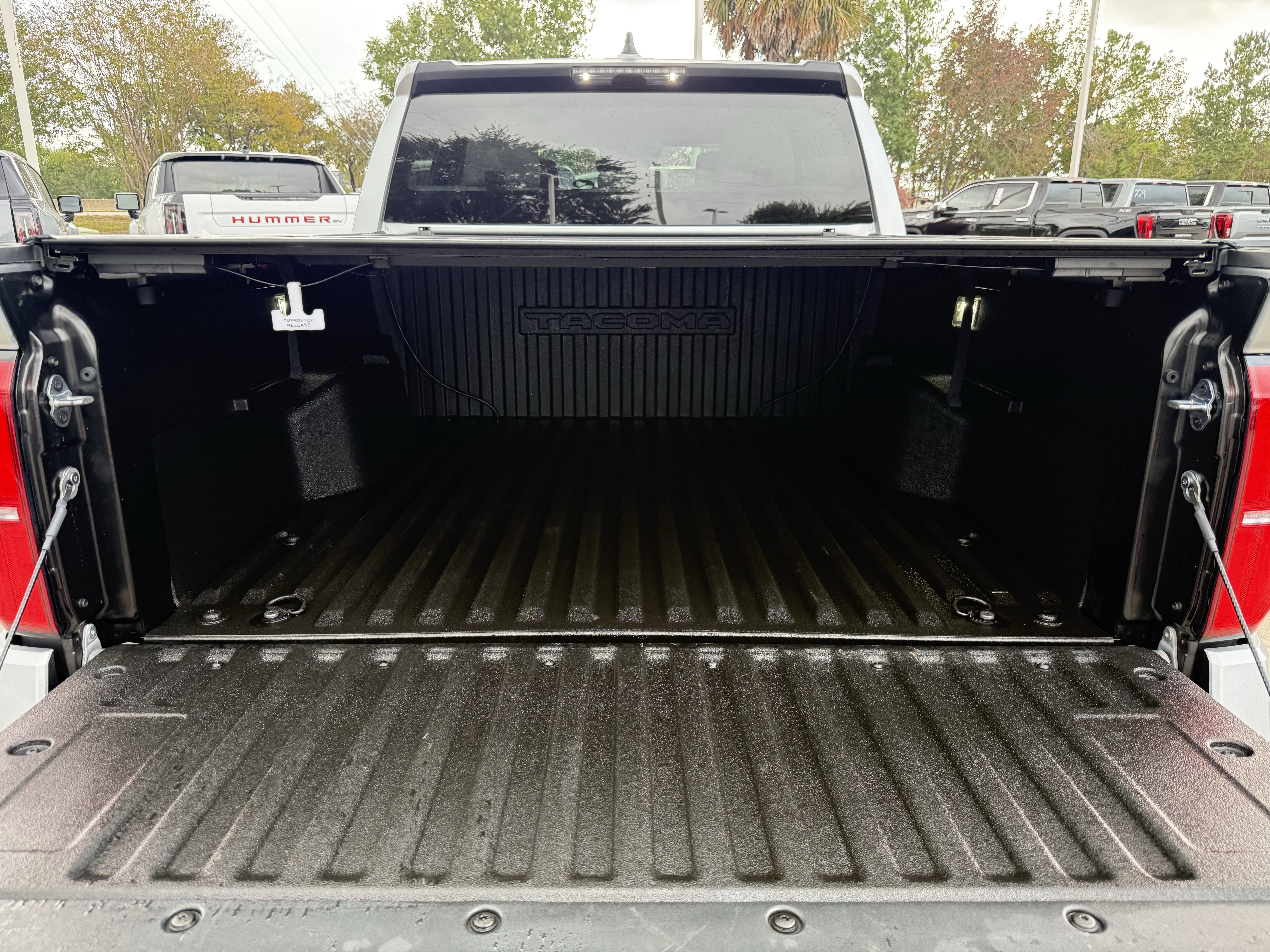 Used 2025 Toyota Tacoma SR5 image 31