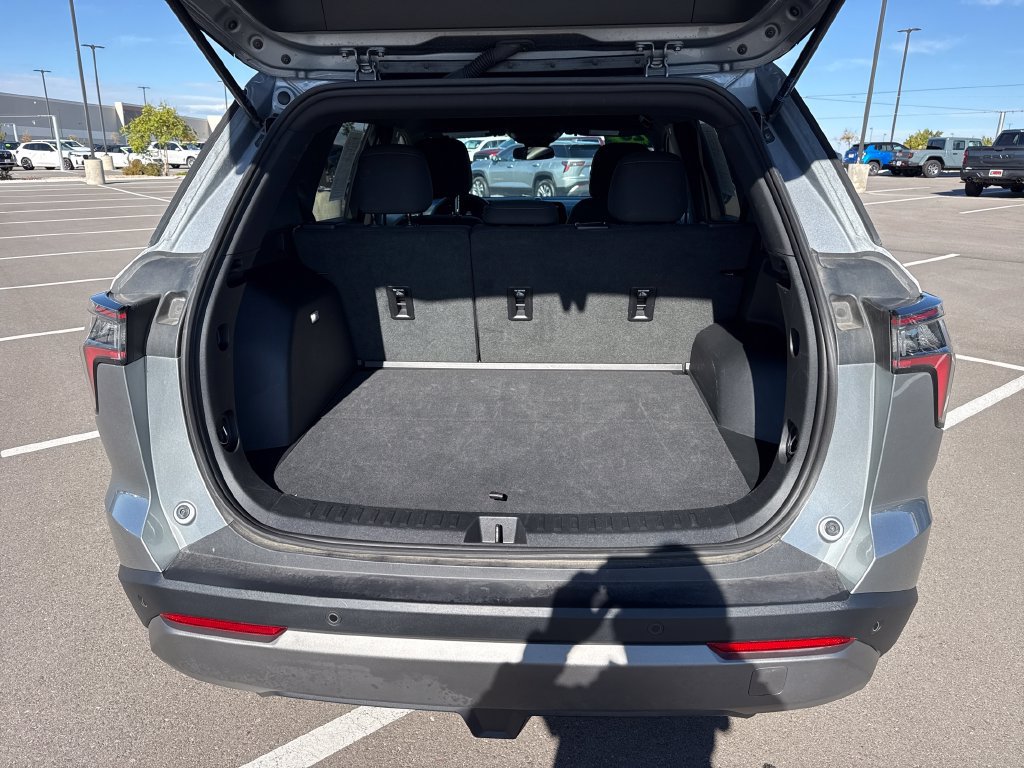Used 2026 Chevrolet Equinox LT AWD/4WD image 24