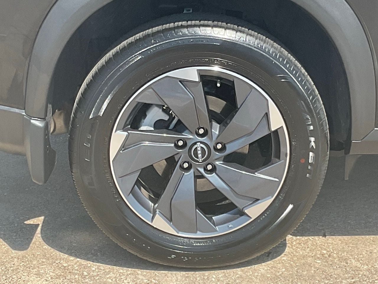 Used 2026 Nissan Rogue SV FWD image 7