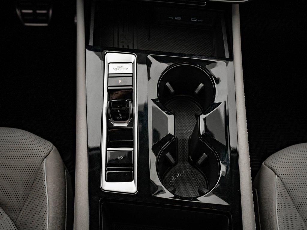 Used 2025 Volkswagen Atlas SEL Premium R-Line image 41