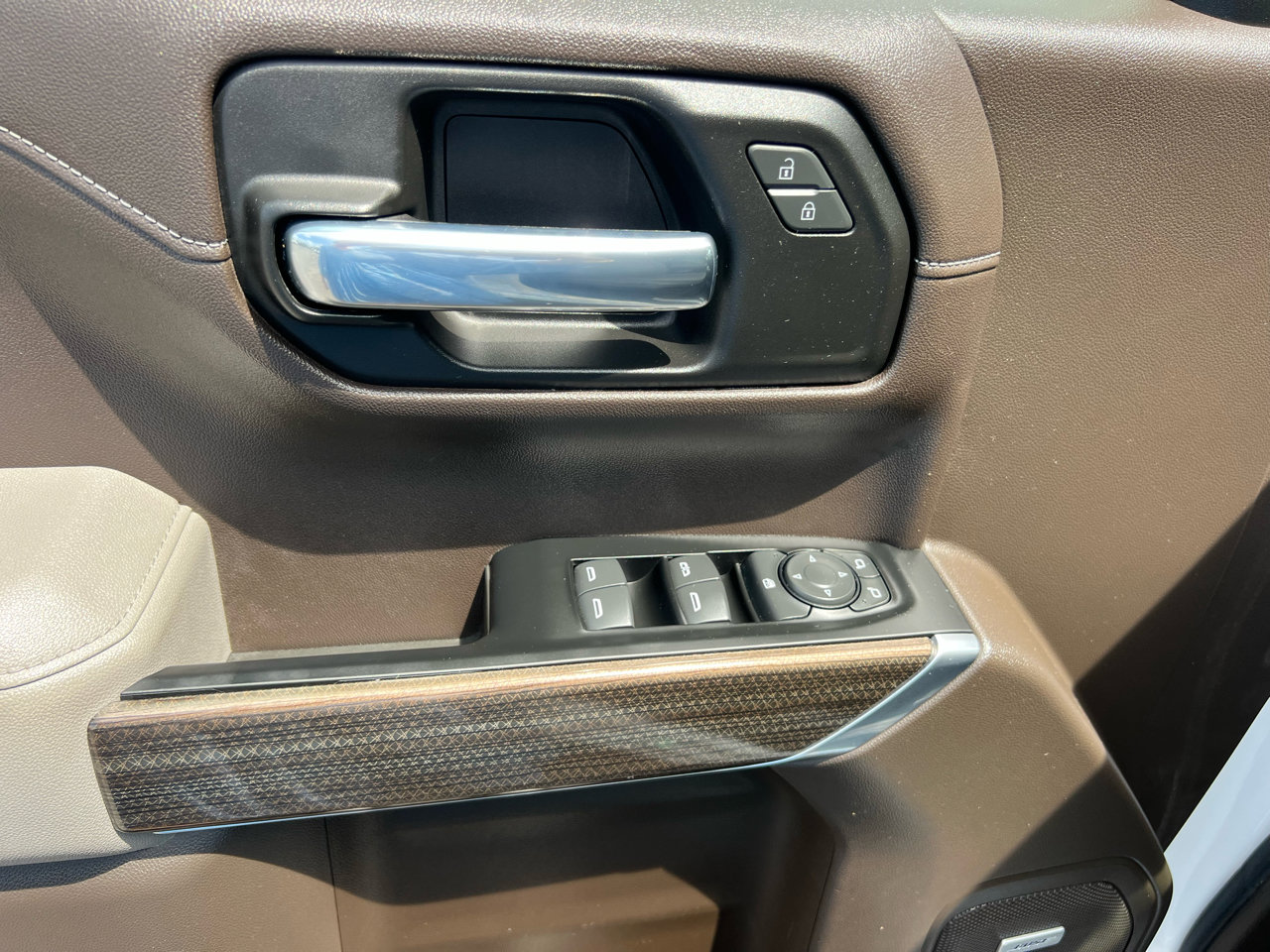 Used 2022 Chevrolet Silverado 1500 LT Trail Boss w/ Convenience Package II AWD/4WD image 15