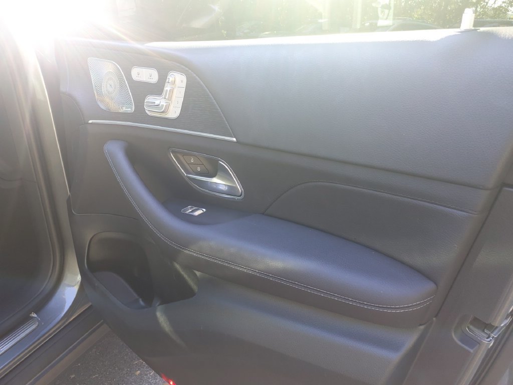Certified 2025 Mercedes-Benz GLE 450e 4MATIC image 11