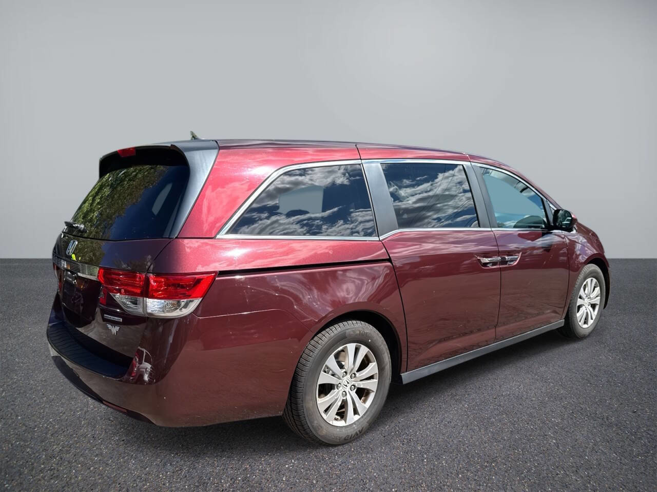 Used 2016 Honda Odyssey SE image 3