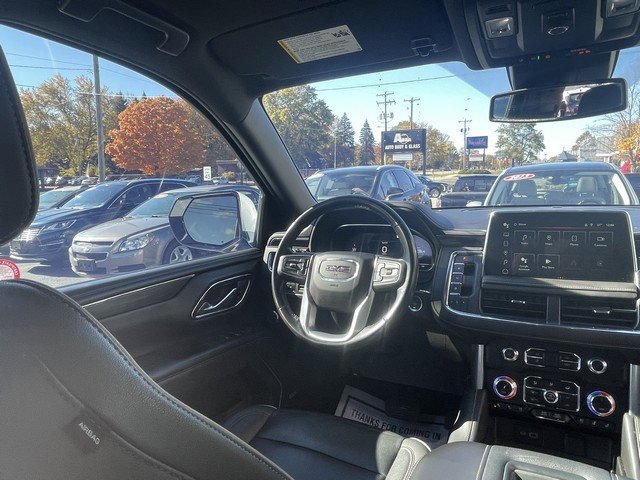 Used 2023 GMC Yukon XL SLT image 31