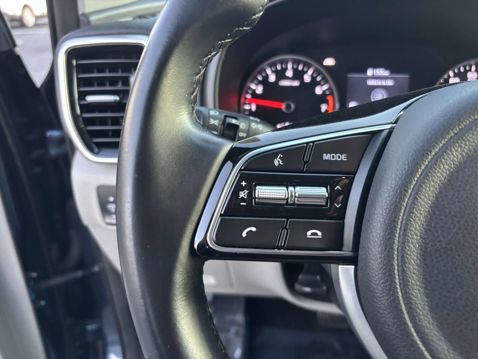 Used 2021 Kia Sportage EX image 19