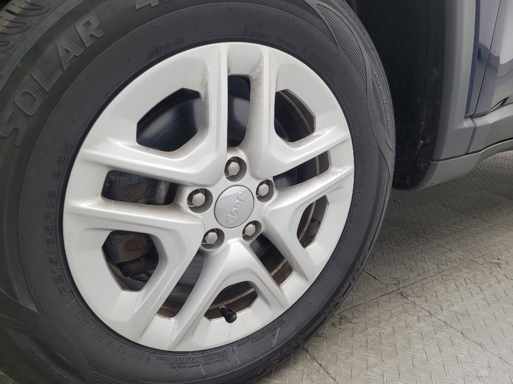 Used 2020 Jeep Compass Sport image 31