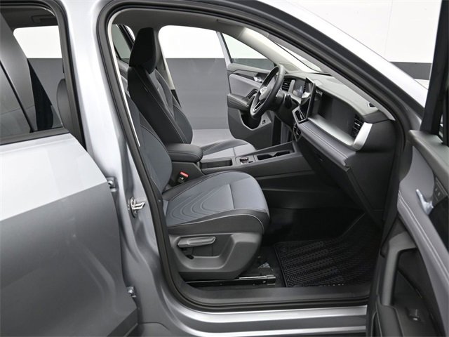 New 2026 Volkswagen Tiguan SE image 14