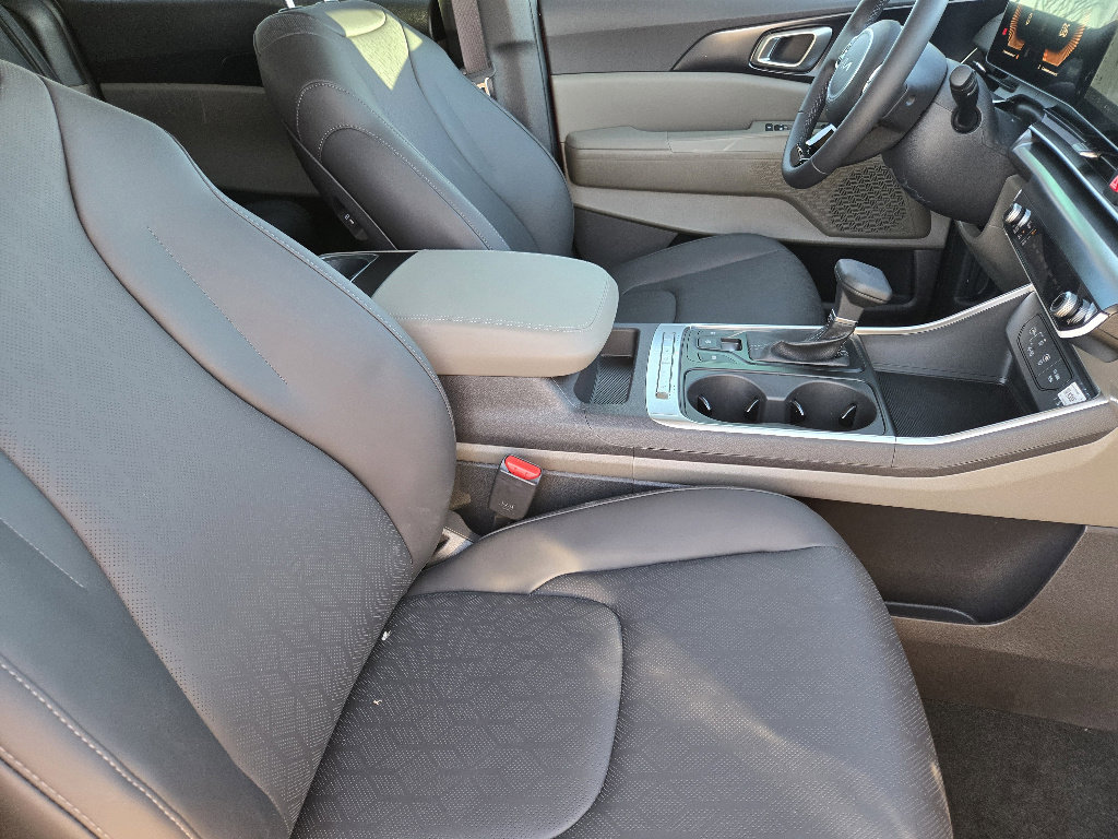 New 2026 Kia Carnival LXS image 10