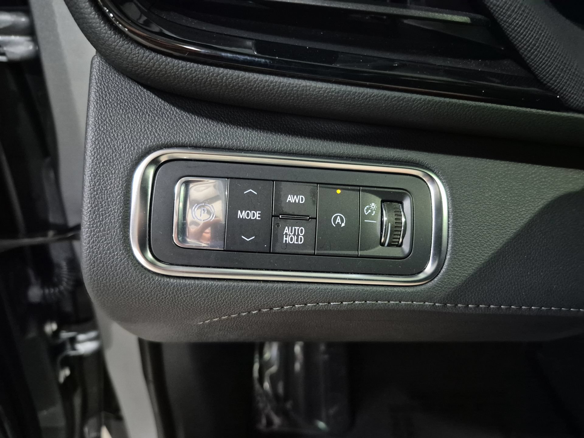 Certified 2025 Buick Enclave Preferred AWD/4WD image 19