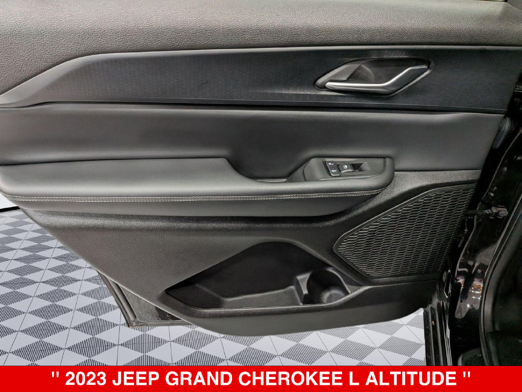 Used 2023 Jeep Grand Cherokee L Laredo AWD/4WD image 28