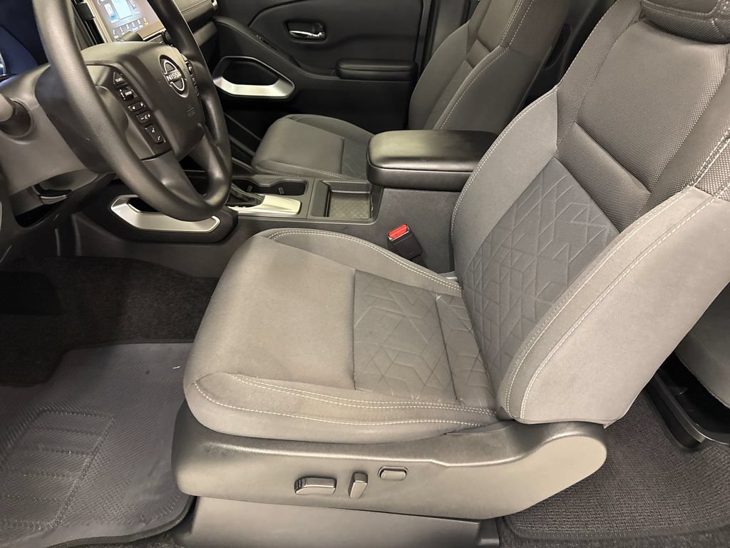Used 2025 Nissan Frontier SV RWD image 17