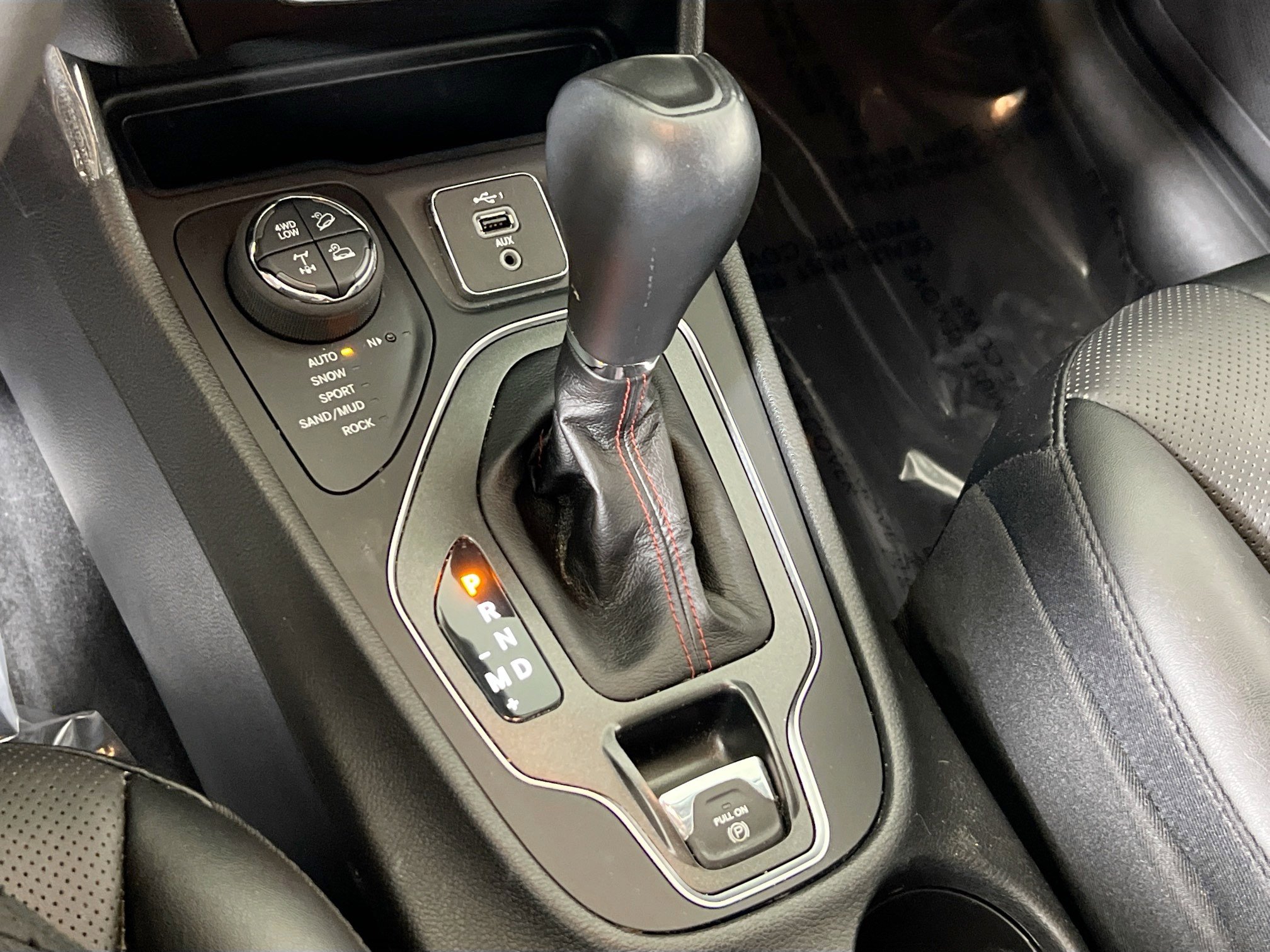 Used 2022 Jeep Cherokee Trailhawk w/ Premium Leather Package image 16