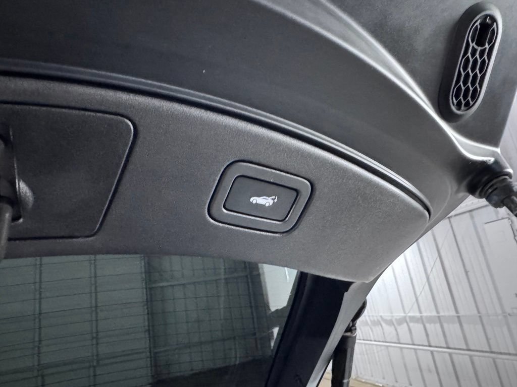 Used 2017 Jaguar F-TYPE Coupe RWD image 46