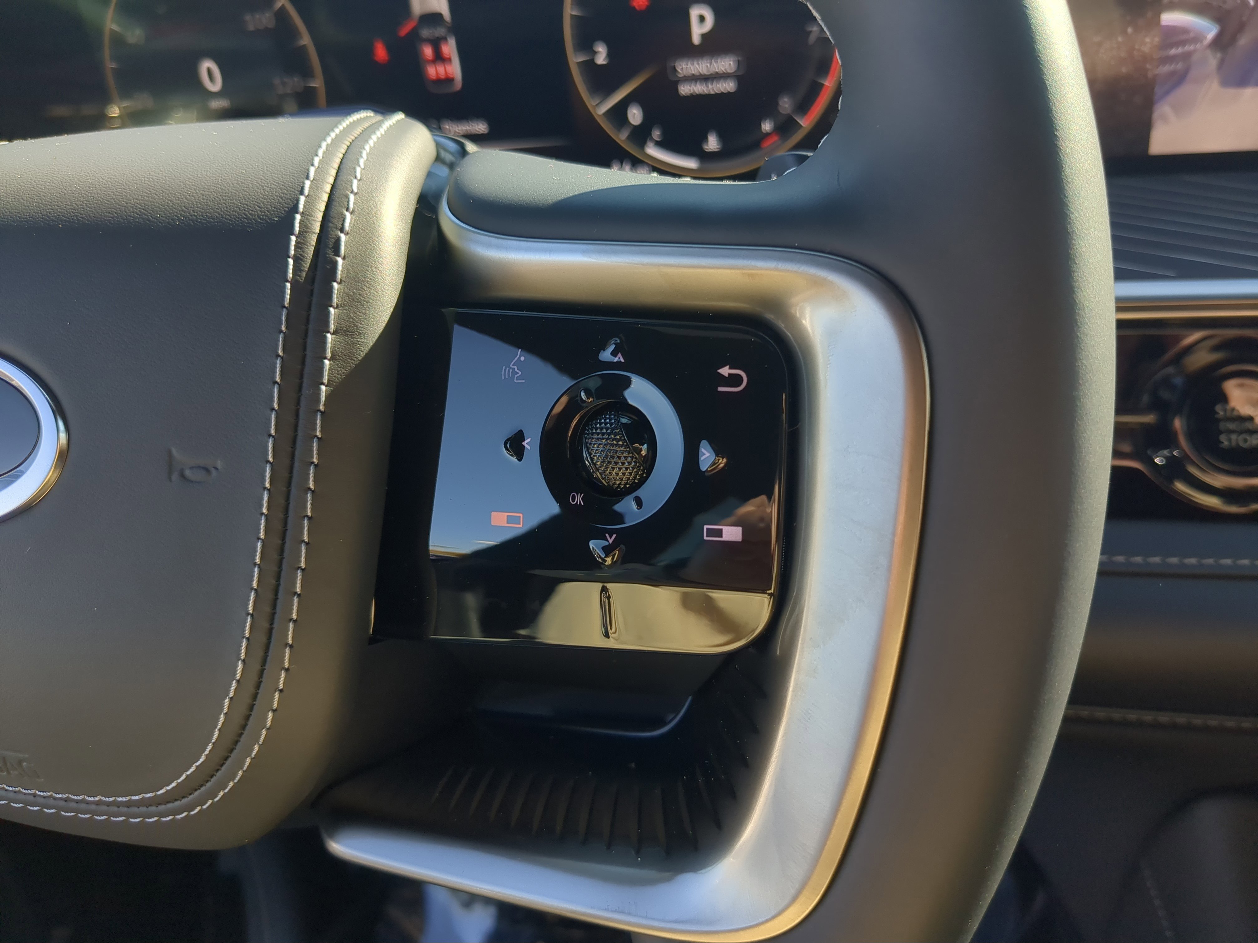 New 2026 INFINITI QX80 Autograph w/ Premium Cargo Package image 13