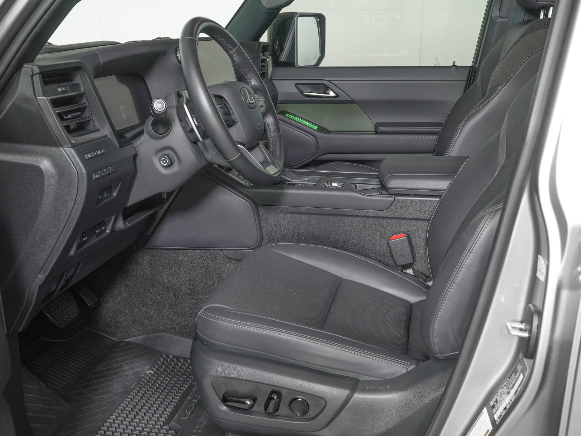 Used 2025 Lexus GX 550 AWD/4WD image 14