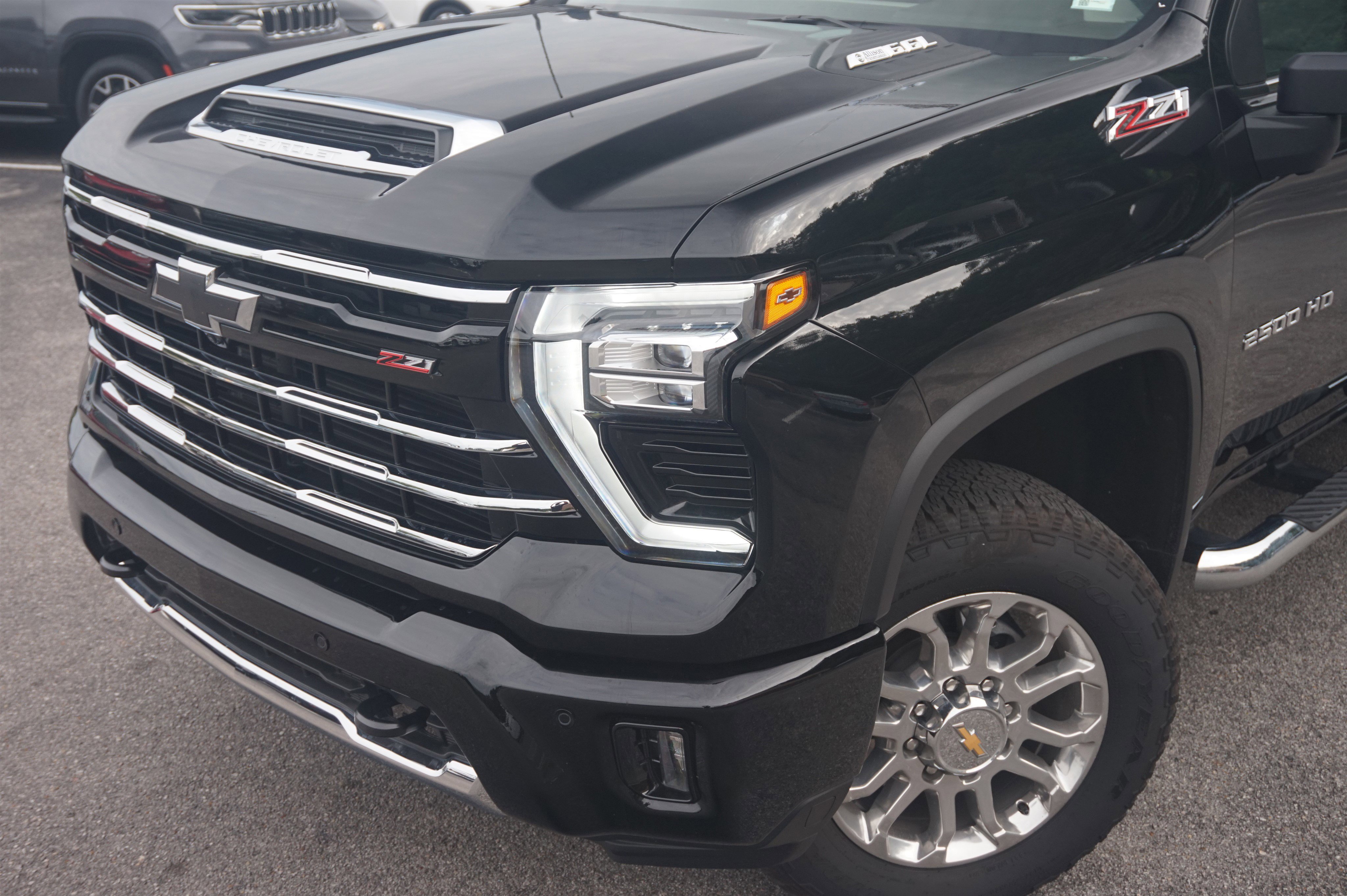 Used 2025 Chevrolet Silverado 2500 LT w/ Z71 Chrome Sport Edition image 13