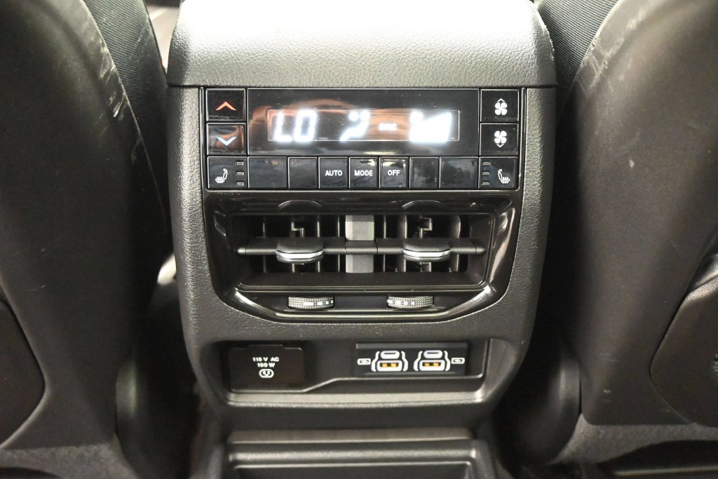 Used 2023 Jeep Grand Cherokee L Limited RWD image 20