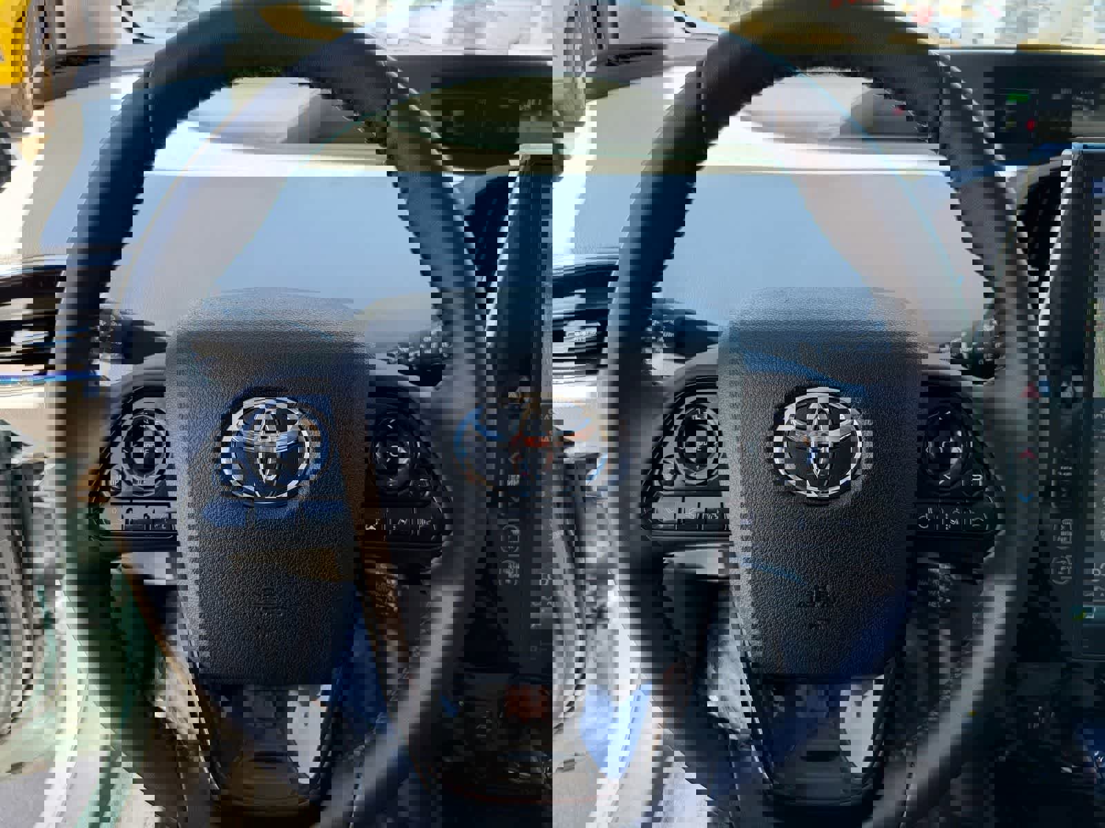 Used 2021 Toyota Prius Limited w/ Premium Convenience Package image 18