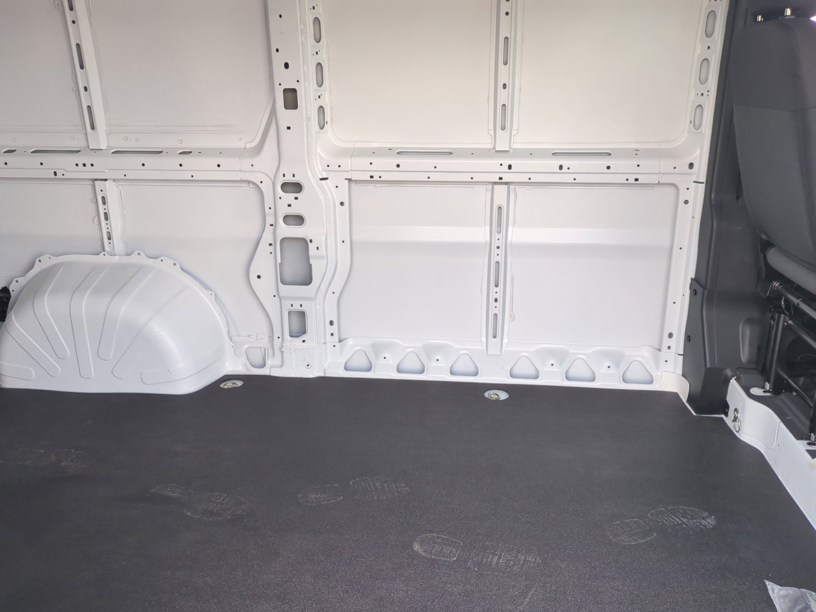 New 2025 RAM ProMaster 2500 w/ Quick Order Package 22G SLT image 18