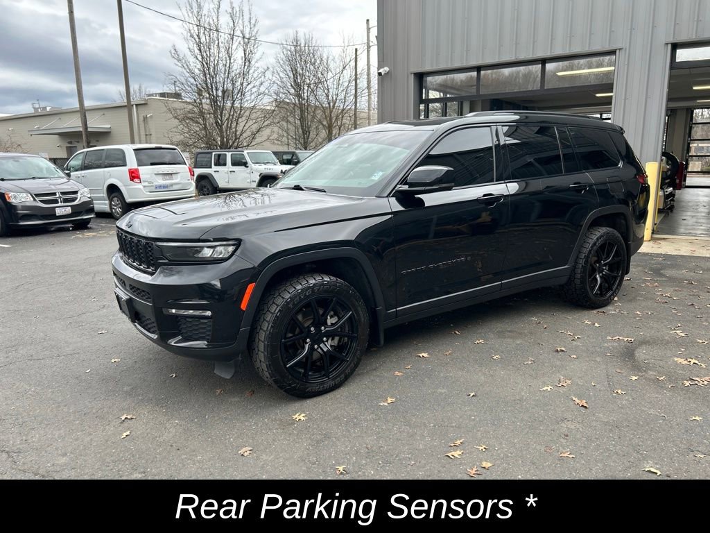 Used 2023 Jeep Grand Cherokee L Limited w/ Black Appearance Package image 8