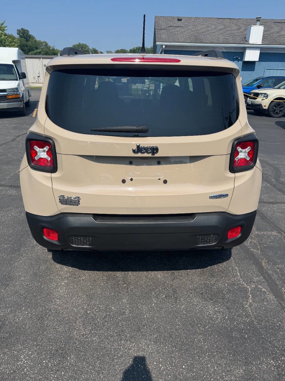 Used 2016 Jeep Renegade Latitude image 8