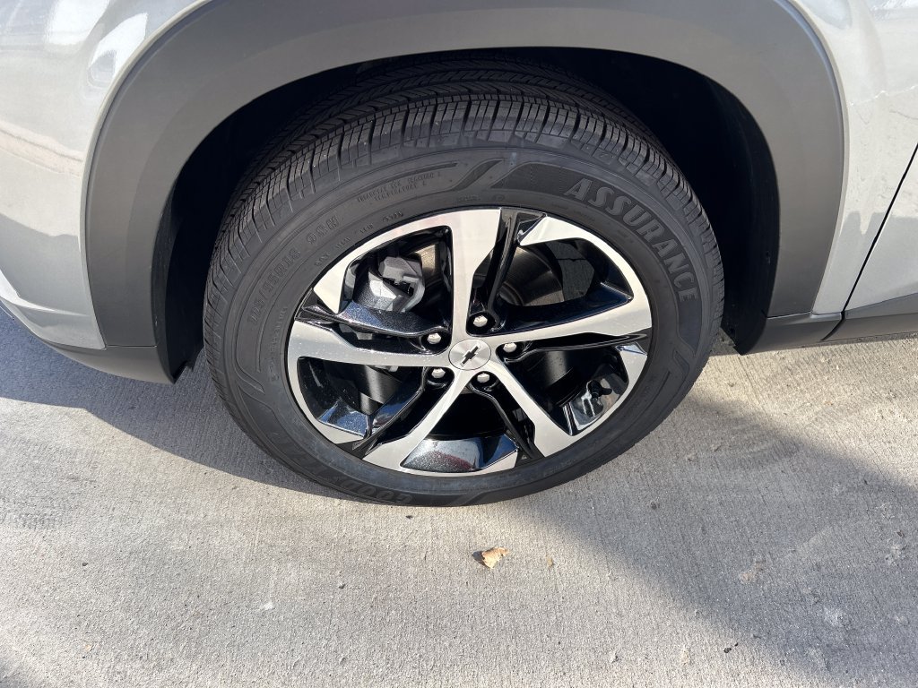 Used 2024 Chevrolet Trax RS w/ Driver Confidence Package FWD image 16