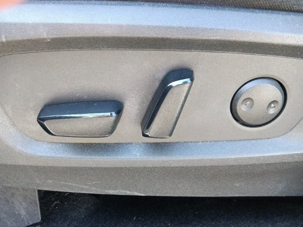 Used 2022 Nissan Pathfinder SV w/ SV Premium Package image 16