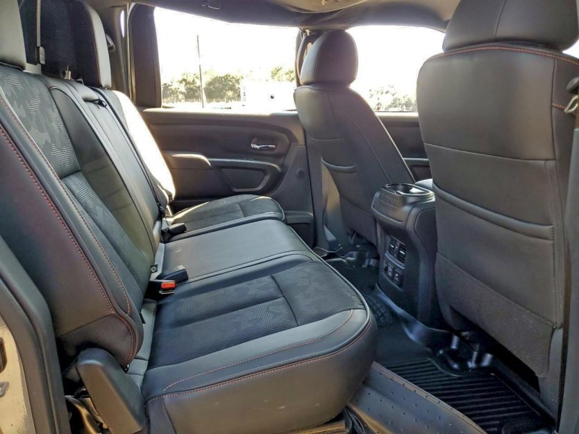 Used 2023 Nissan Titan PRO-4X image 6