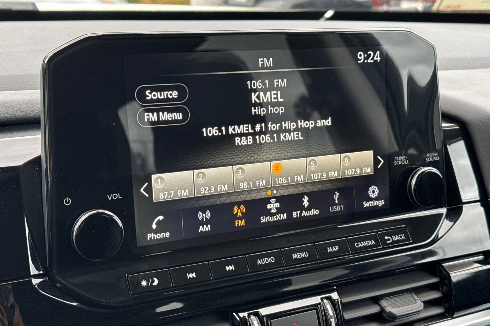 Used 2024 Nissan Pathfinder SL w/ SL Premium Package image 24