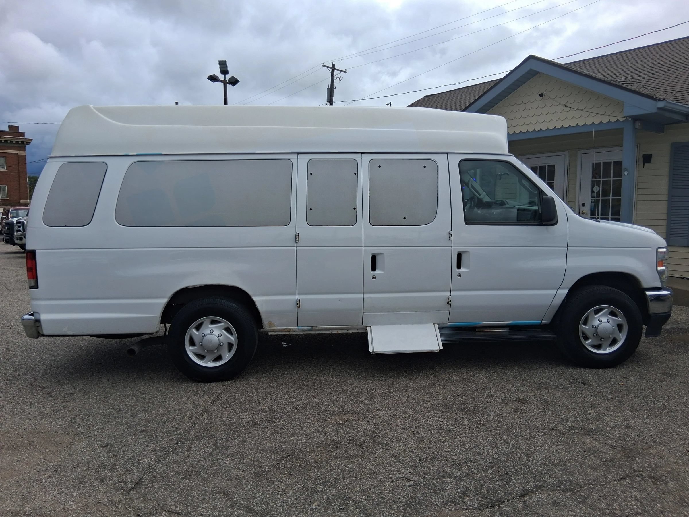 Used 2014 Ford E-250 and Econoline 250 Extended RWD image 7