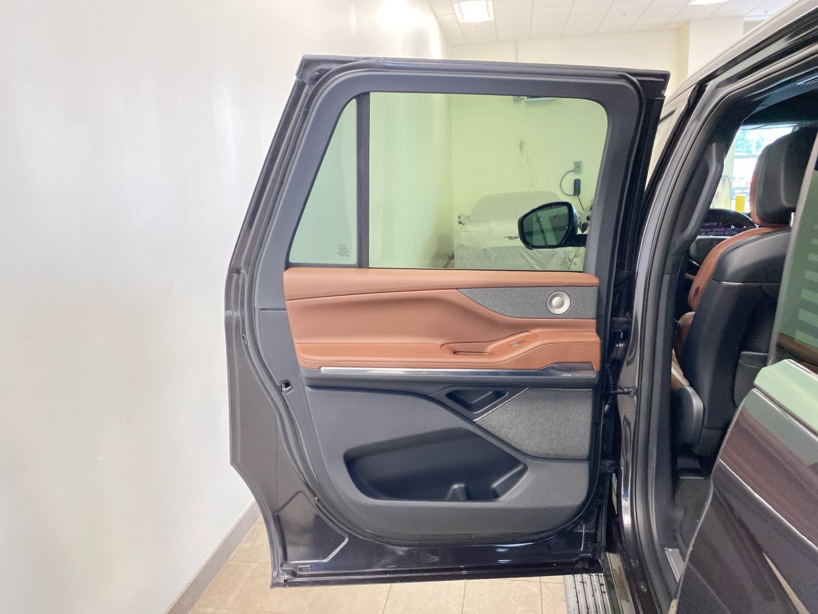 New 2026 Lincoln Navigator L Reserve AWD/4WD image 11