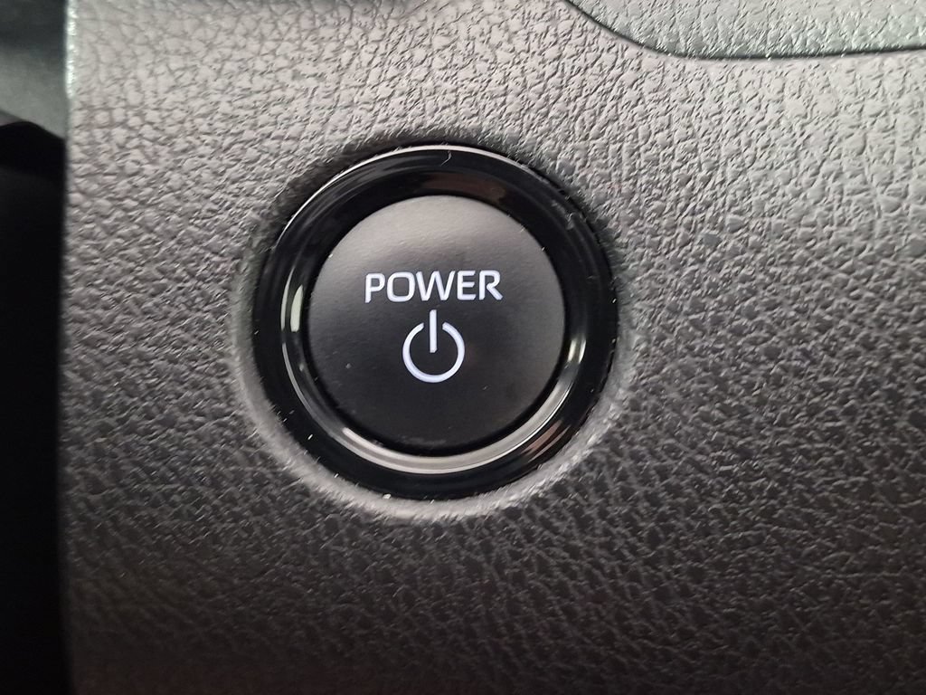 Used 2025 Toyota Camry SE FWD image 28