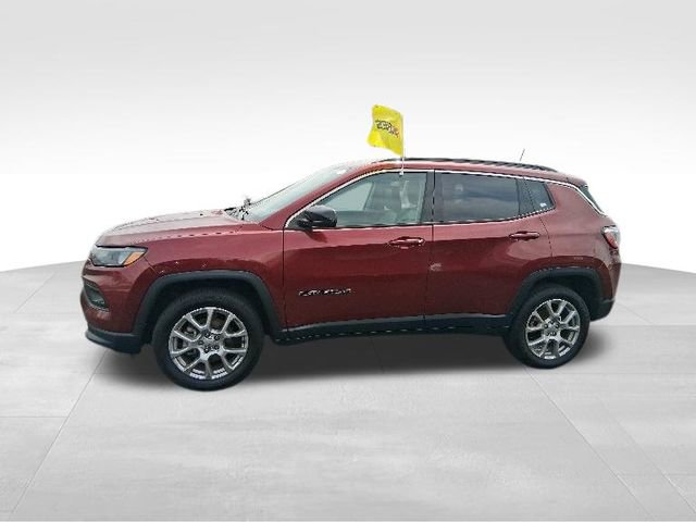 Used 2022 Jeep Compass Latitude AWD/4WD image 6
