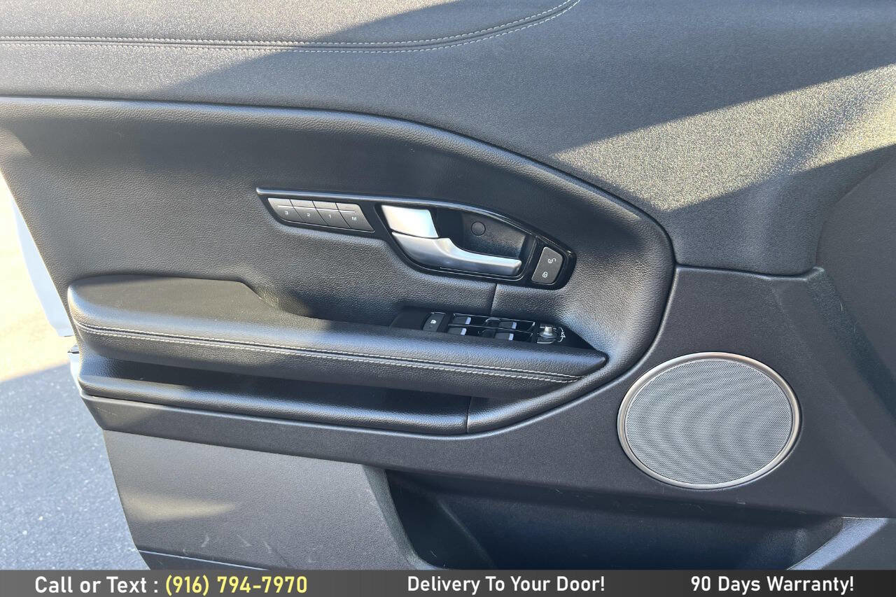 Used 2018 Land Rover Range Rover Evoque SE Premium image 18