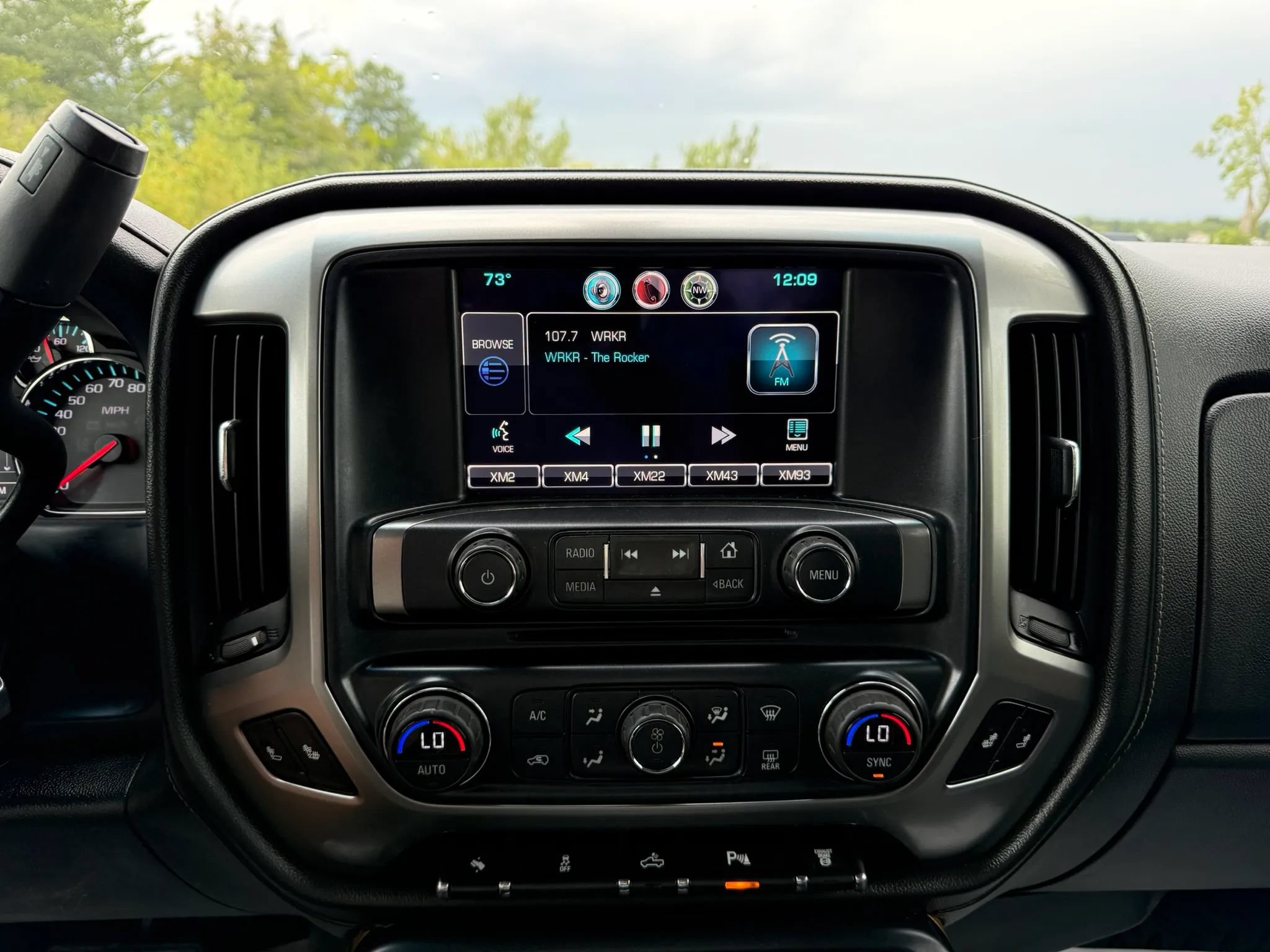 Used 2015 Chevrolet Silverado 2500 LTZ w/ Duramax Plus Package AWD/4WD image 17