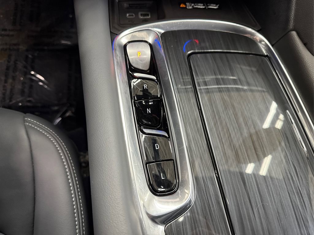 Used 2024 Buick Enclave Premium image 37