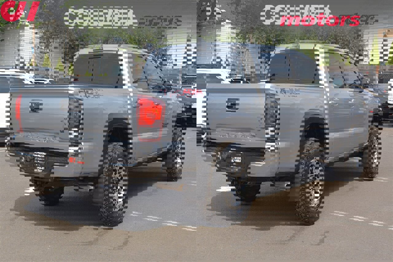 Used 2018 Toyota Tacoma TRD Off-Road image 5