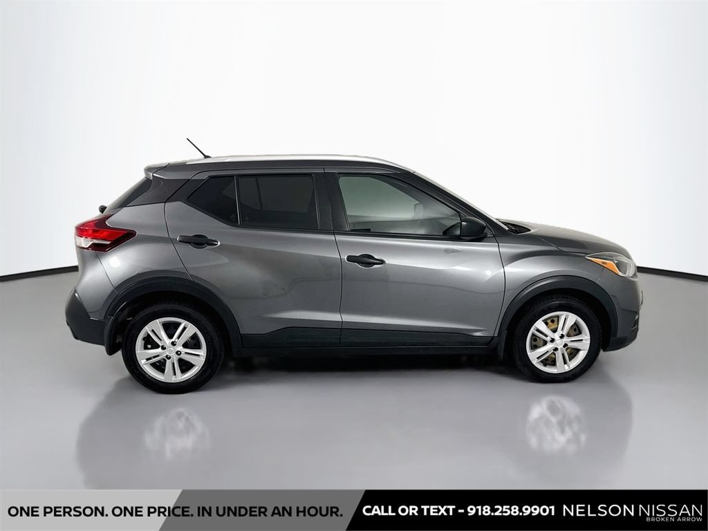 Used 2019 Nissan Kicks S FWD image 4