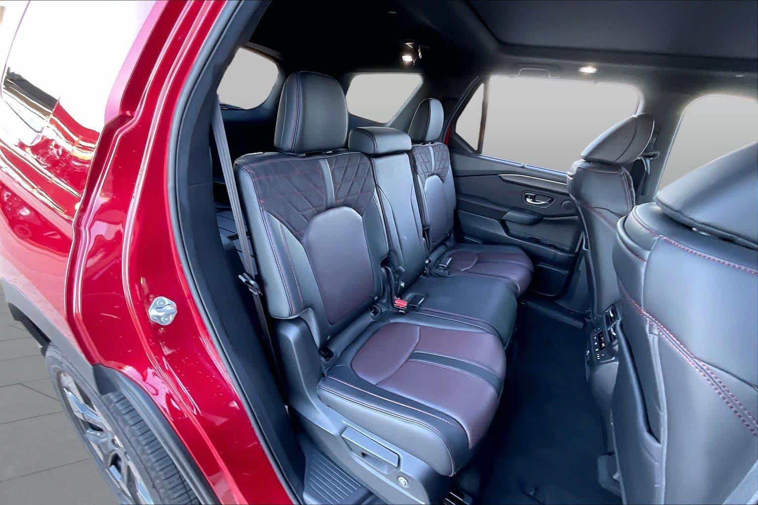 Used 2026 Honda Pilot Black Edition image 20