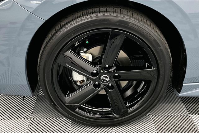 New 2025 Nissan Sentra SR w/ SR Premium Package image 13