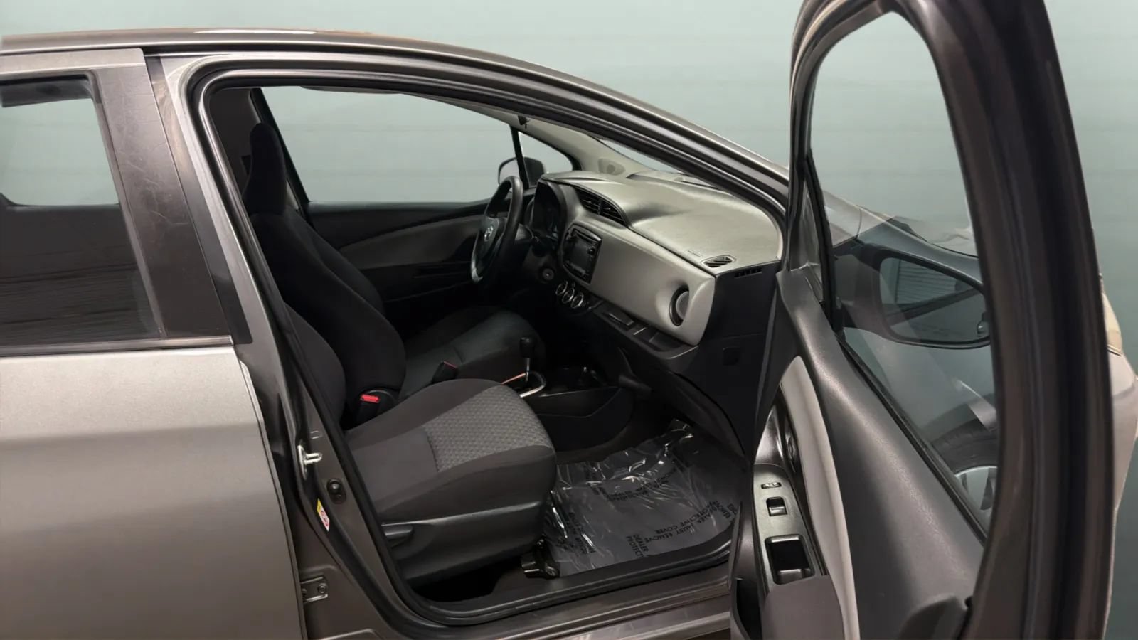 Used 2015 Toyota Yaris L FWD image 20