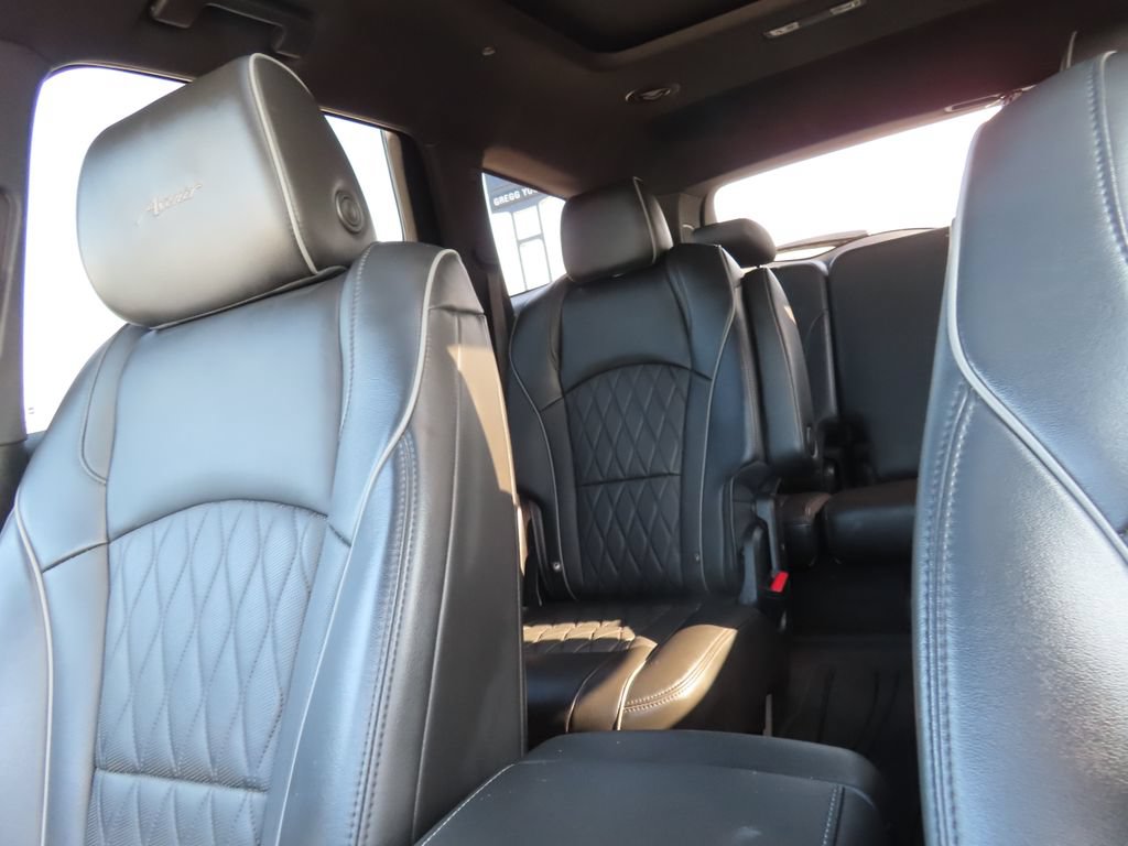 Used 2023 Buick Enclave Avenir w/ Trailering Package, 5000 lbs. AWD/4WD image 25