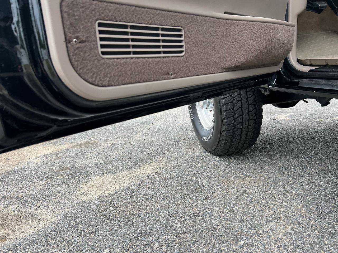 Used 1993 Ford Bronco AWD/4WD image 17