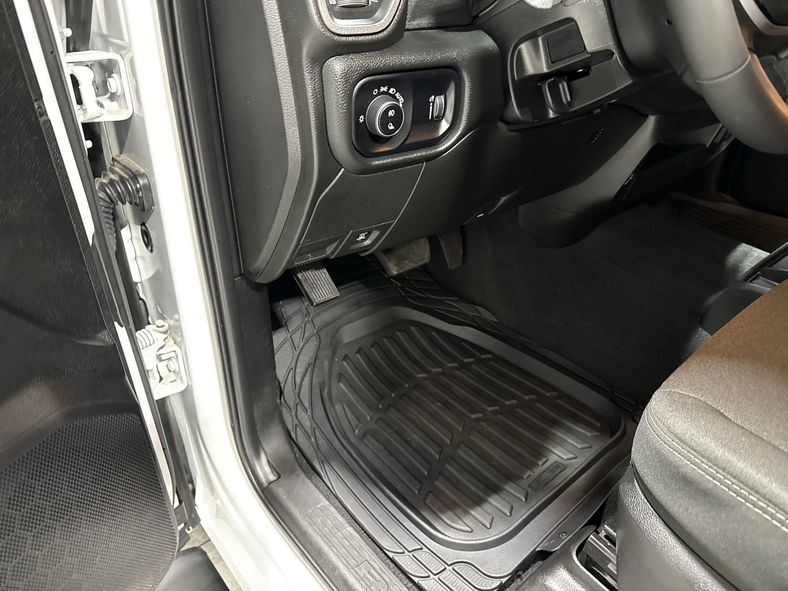 Used 2025 RAM 3500 Tradesman AWD/4WD image 10